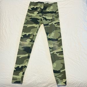 Camo Print Legging Size Large 10/12